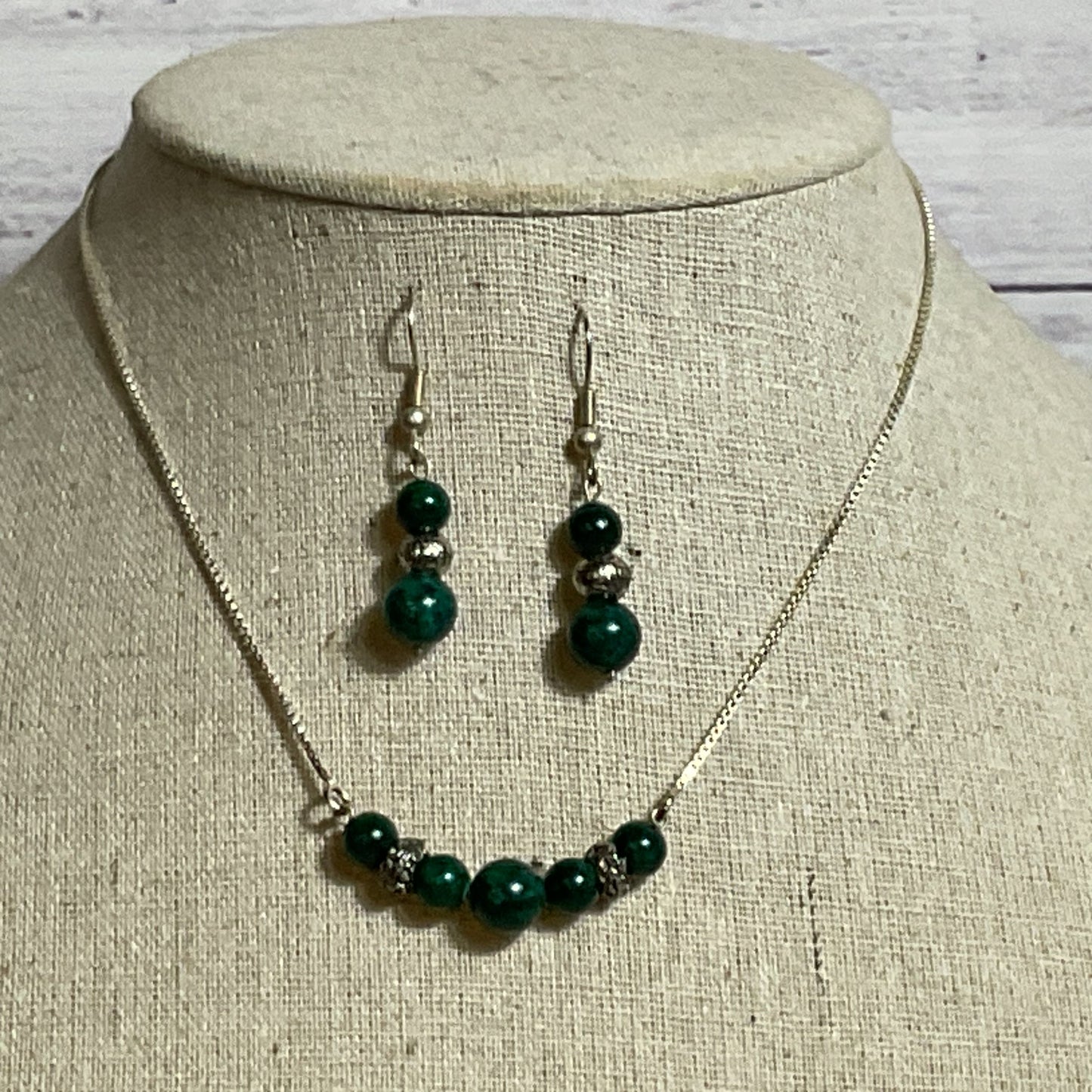 ITALY Sterling & Green Gemstone Beaded 15" Chain Necklace w/ Earrings- 11.17g