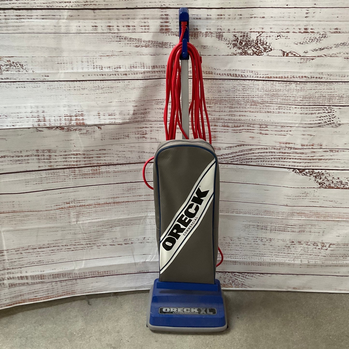 Oreck XL2100RHS Commercial Upright Bagged Vacuum Cleaner Works
