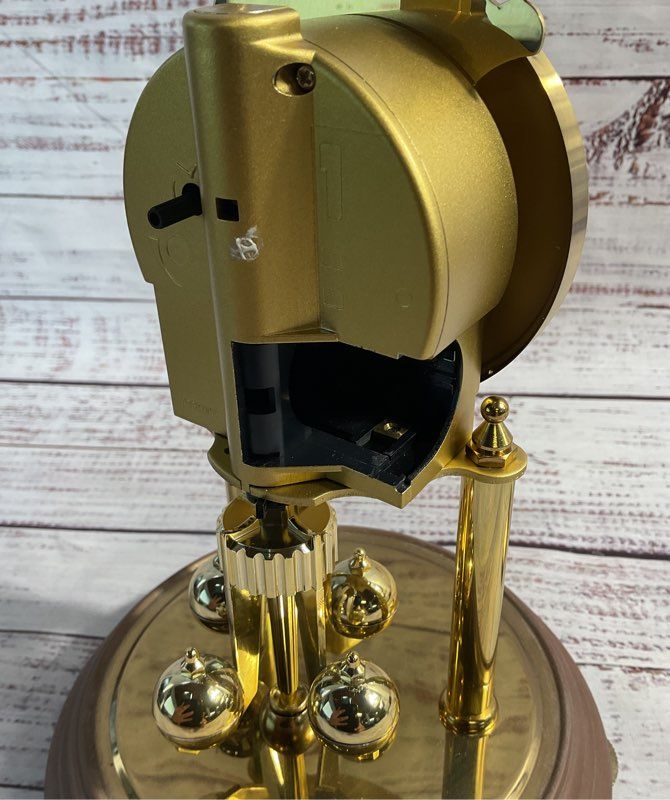 Vintage Kundo Quartz Clock Made In Germany Battery Operated With Glass Dome 8.5"