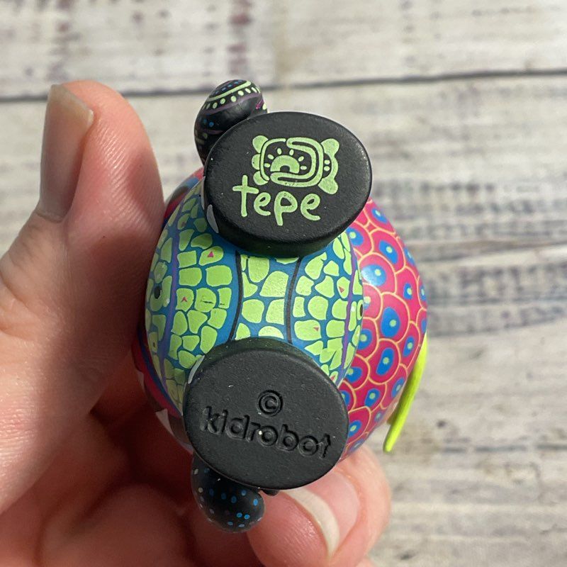 Lot Of 2 Kidrobot Azteca II 3" Vinyl Mini Figures Mariachi Tepetonga Lizard