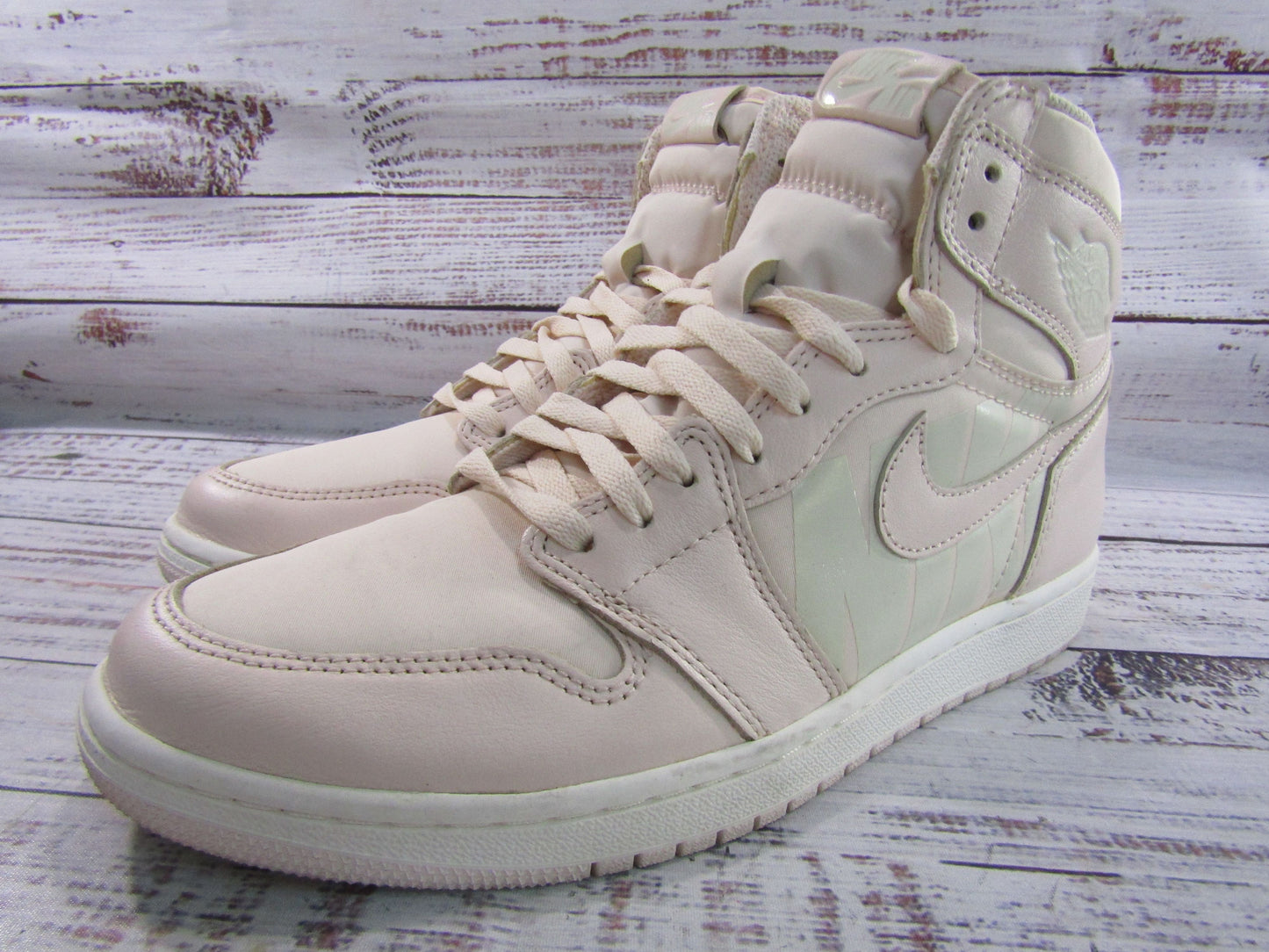 Nike Air Jordan 1 Retro High OG Guava Ice Men's Sneakers Size 9.5 555088-801