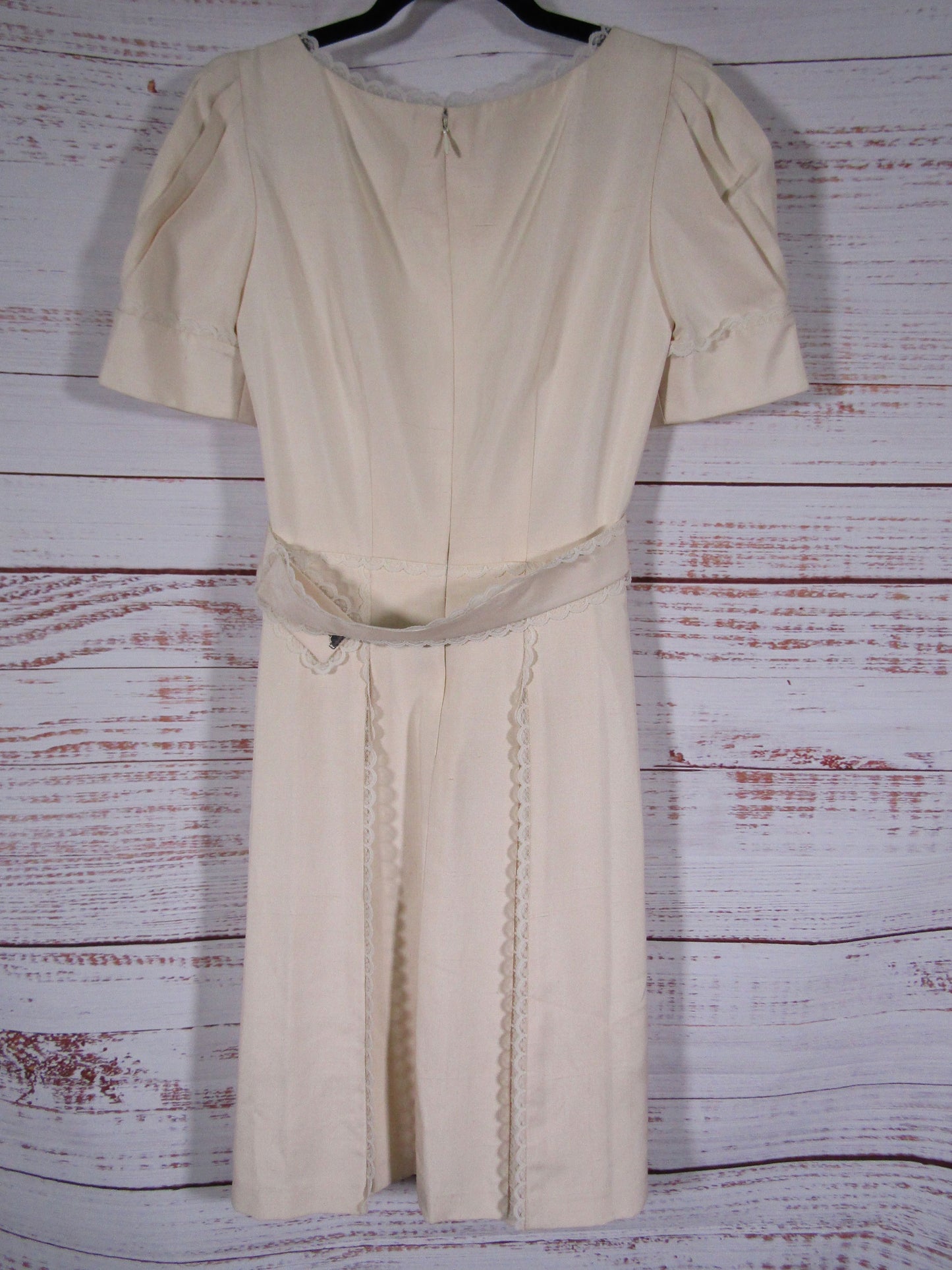 Lucy De Castenou Women's Ivory Lace Detail Short Sleeve Dress Size 8