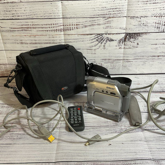 SONY DCR-HC32 Handycam Mini DV Camcorder Video Camera- FOR PARTS- NO CHARGER