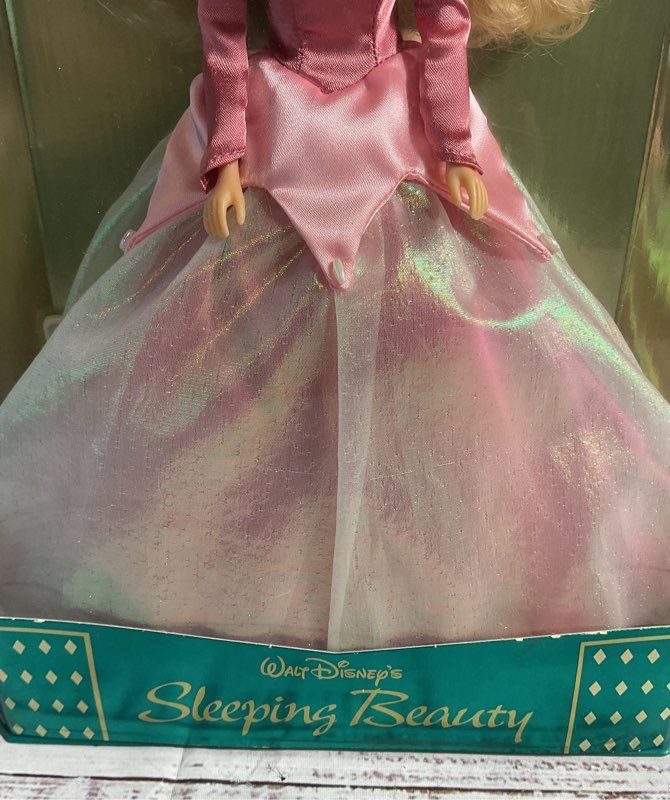 Walt Disney's Sleeping Beauty Disney Exclusive Classic Doll Collection 88003