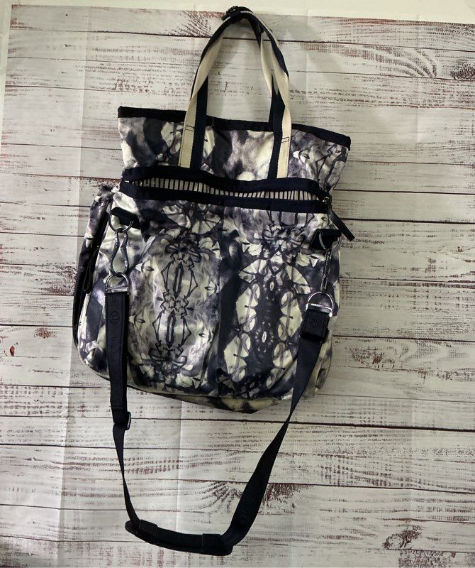 Lululemon Flow and Go Ink Blot Tote bag PERFECT CONDITION!