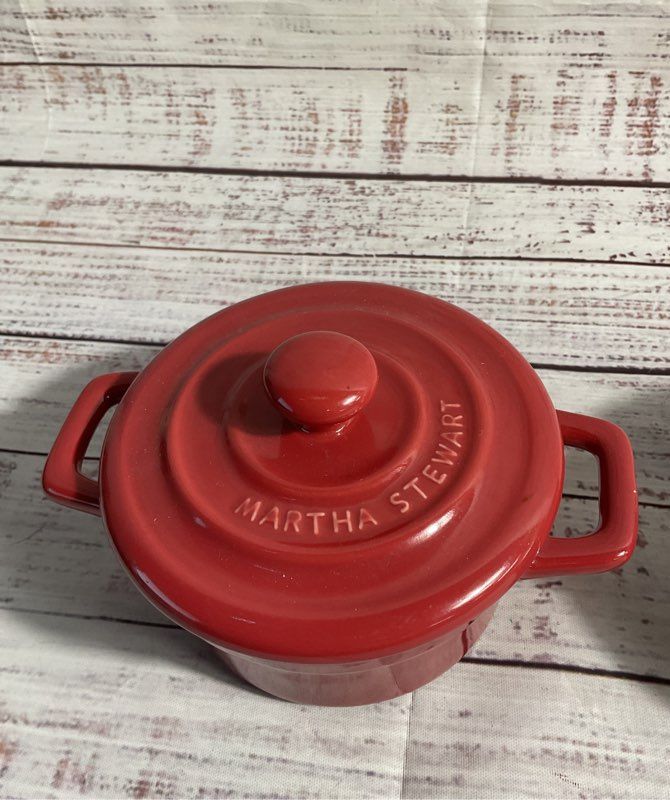 2 Martha Stewart Collection Red & Green Double Handle Round Dutch Oven Pots