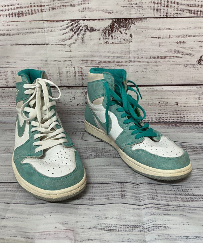 Men's Nike Air Jordan 1 Retro High OG Green Sneakers Size 11.5 Retail $259