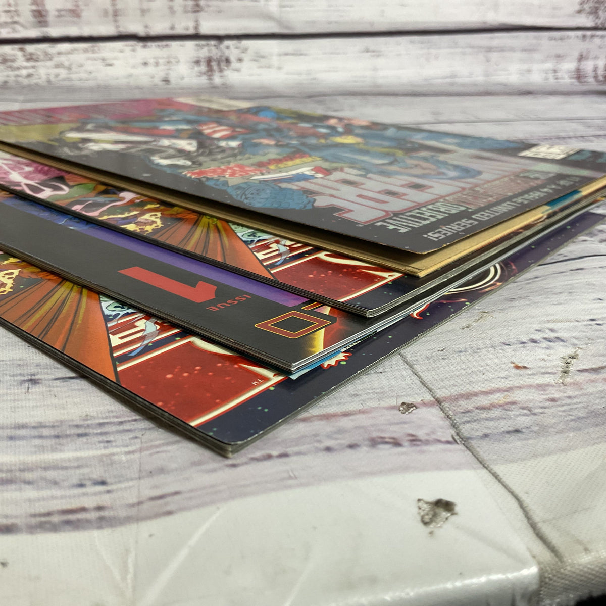 Mixed Lot of 4 MARVEL Comic Magazines