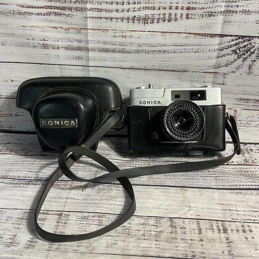 VTG. Konica EE-Matic 35mm Film Camera *UNTESTED*