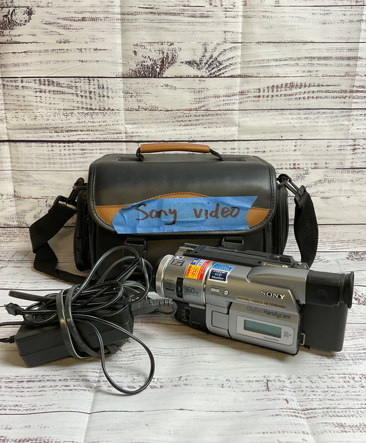 Sony Digital Handy Cam Camera w/ Accessories