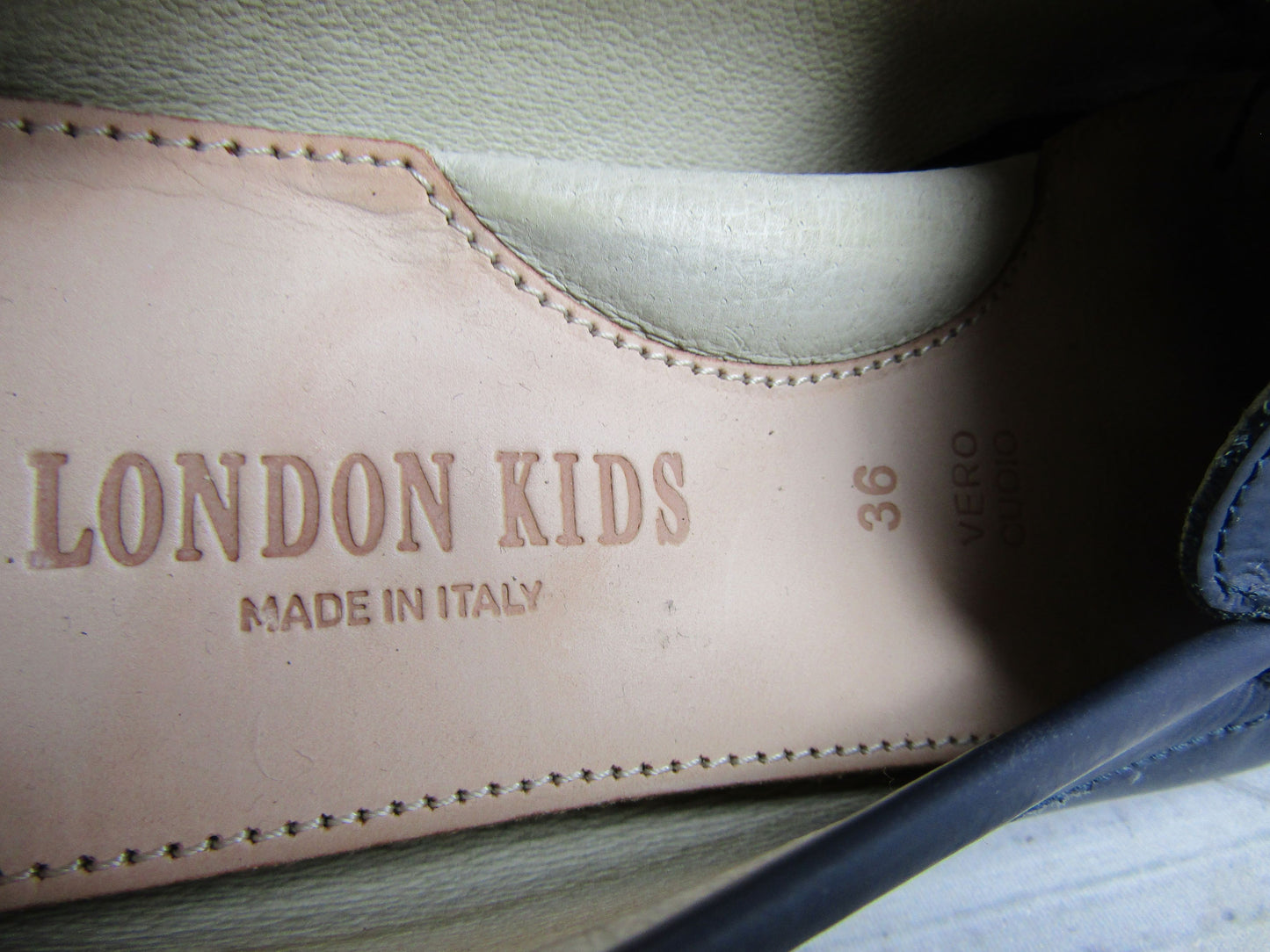 London Kids Girls Navy Blue Leather Loafers Size 4.5 Made in Italy