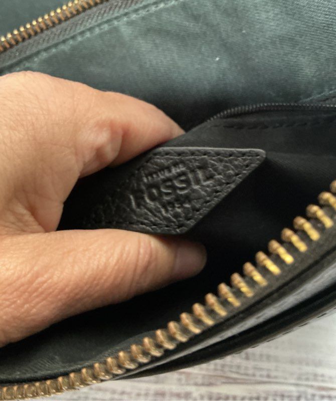 Women's Fossil Black Leather Crossbody Handbag