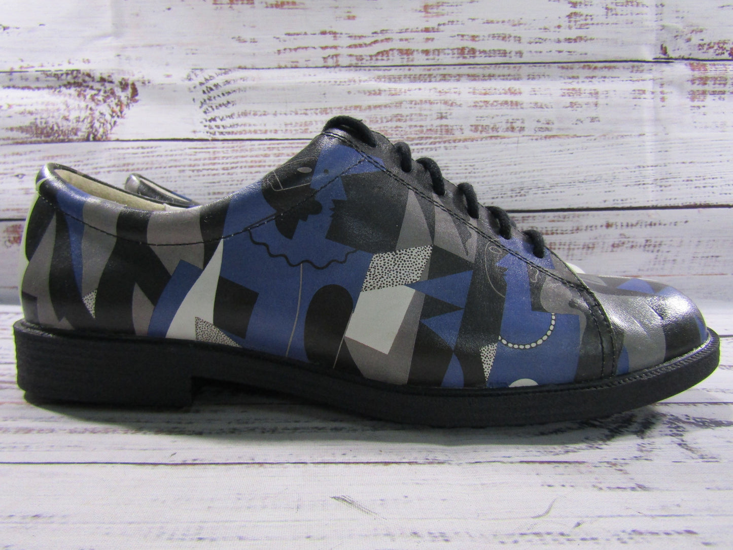 Icon Women's Blue Geometric Print Sneakers Size 11
