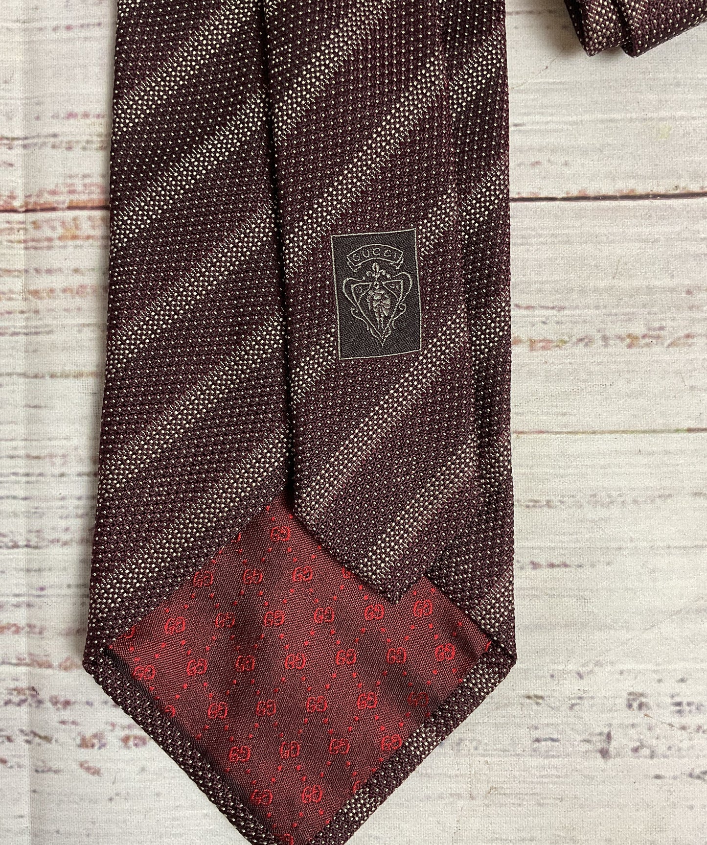 GUCCI Men's Red Striped 100% Silk Tie 57.5"