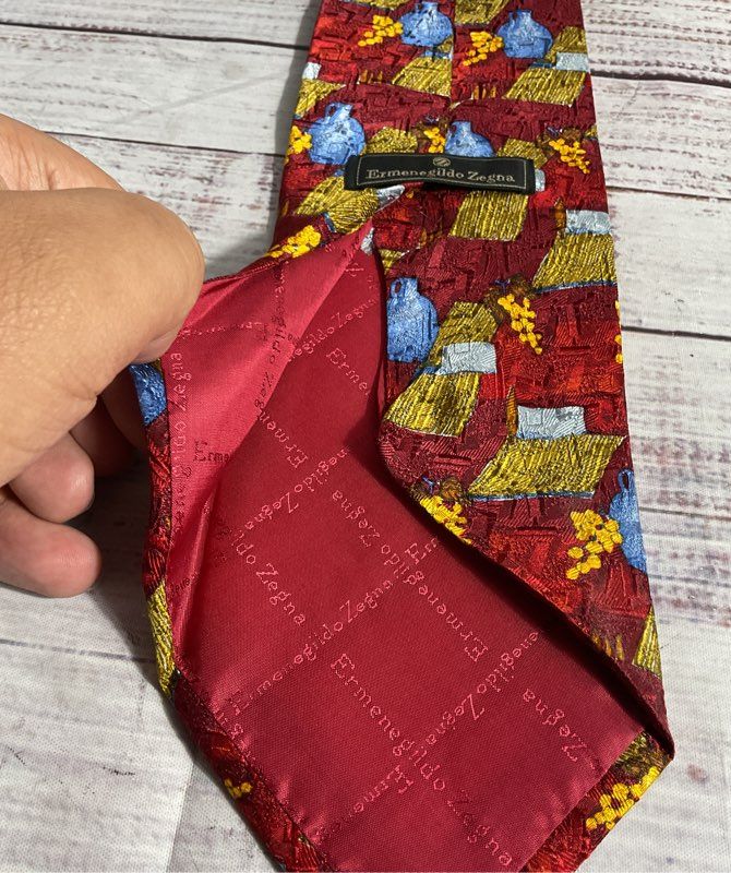 Zegna Ermenegildo Men's Silk Red Tie With Vase Grape Patterns