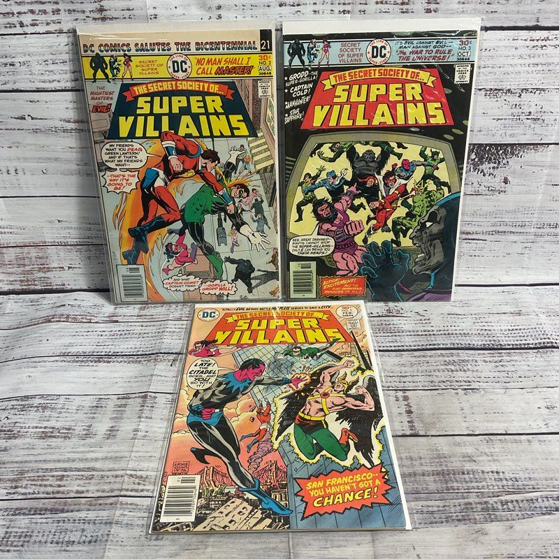 Lot Of 3 Vintage Dc Society Of Super Villains #2 3 5 Ungraded Comic Books