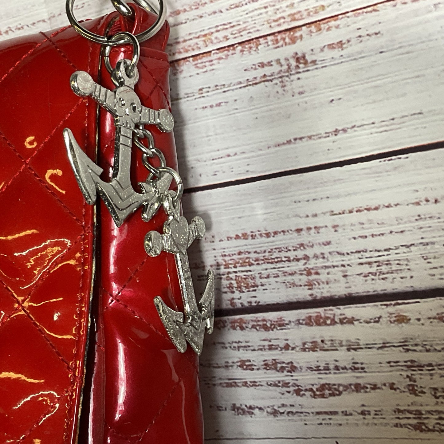 LUX DE VILLE Red Quilted Faux Patent Leather Chain Strap Shoulder Bag 8.5" x 12"