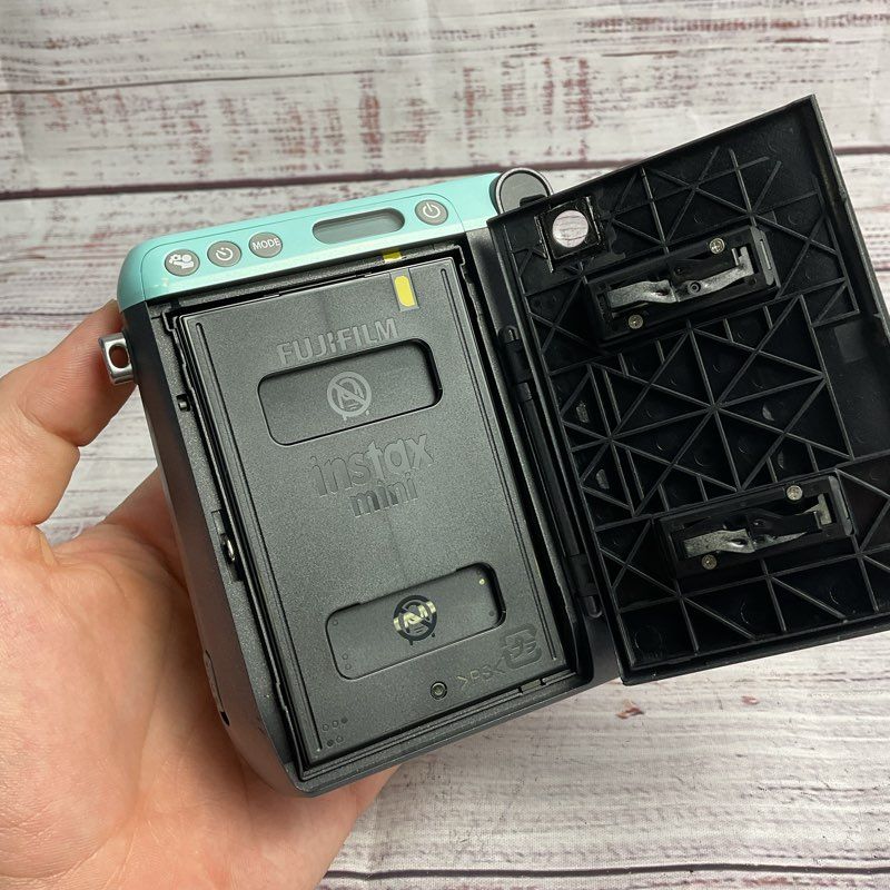 Fujifilm Instax Mini 70 Ice Mint Light Blue Instant Camera *UNTESTED*
