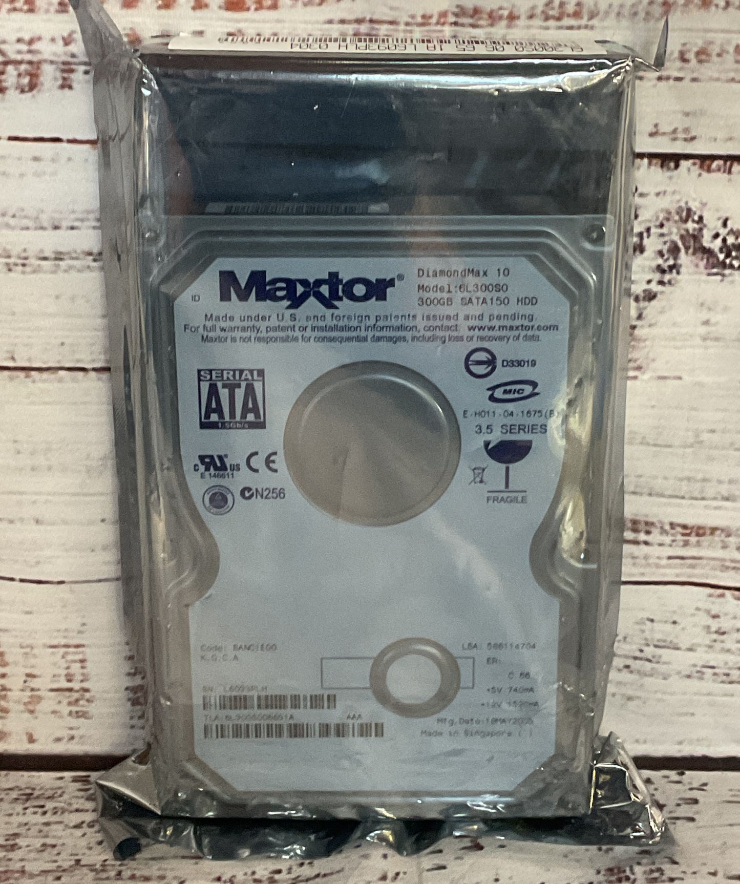 Maxtor Diamond Max 10 6L300S0 300GB Hard Drive