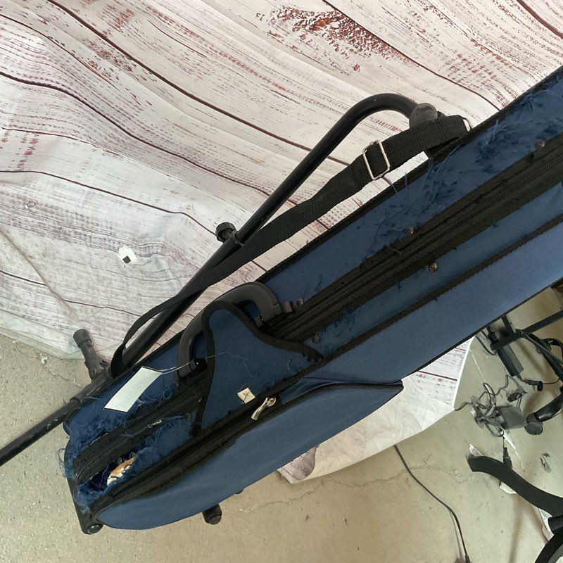 De Villlier VN343 Violin w/ 2 Bows & Accessories in Damaged Blue Case