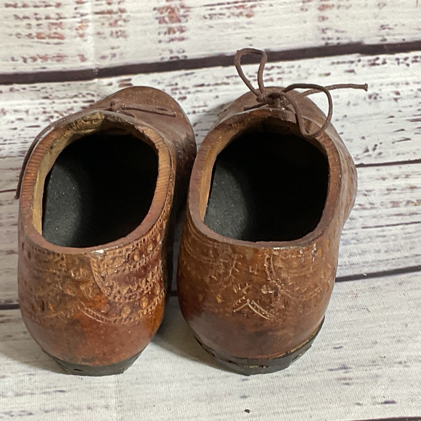 TWO'S COMPANY Brown Wingtip Shoe Figurines- 5.25"