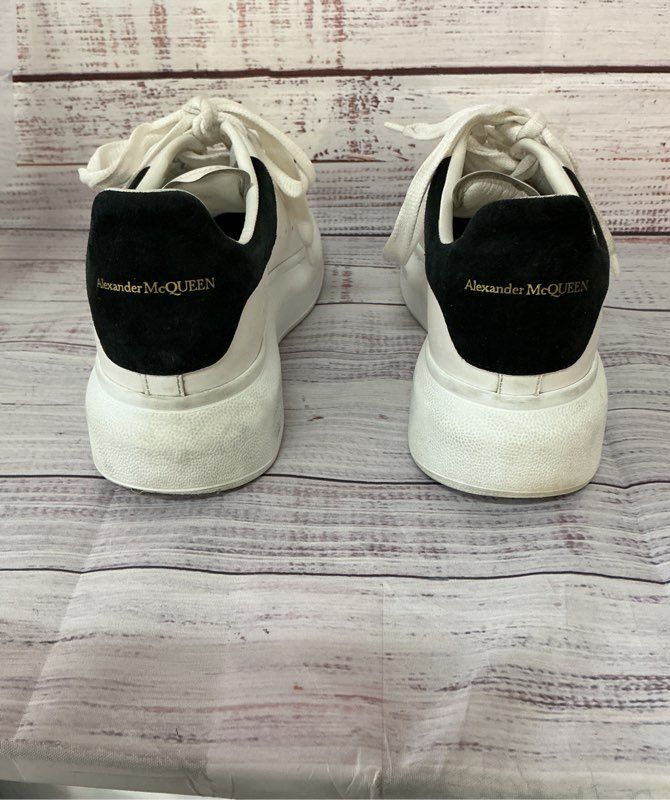 Women's Alexander McQueen Oversized Leather Sneakers Size 36 US 6 Retail $590