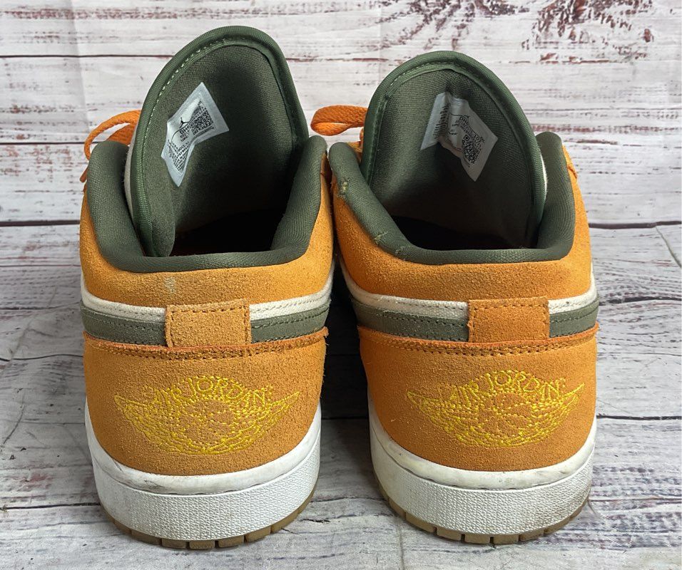 Air Jordan 1 Low SE Sneakers Light Curry 11