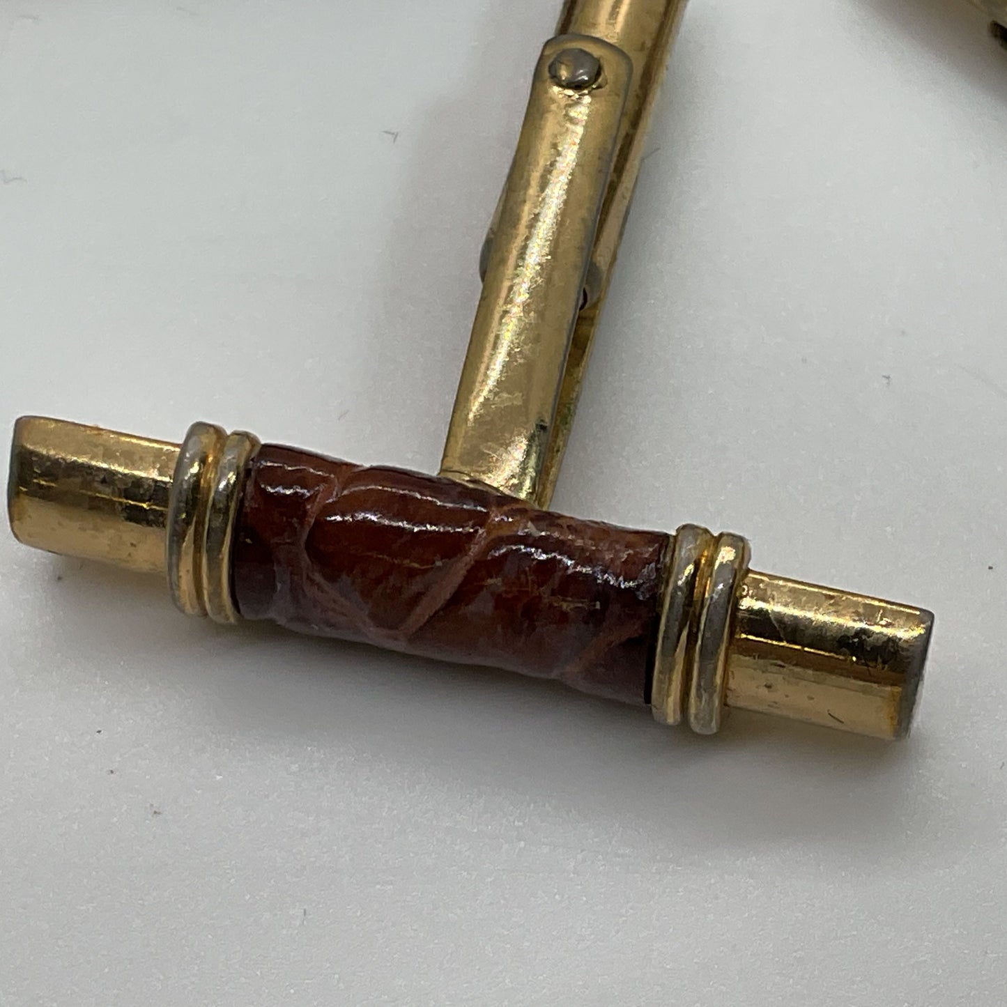 VTG. de CARA Brass Embossed Leather Cufflinks and Tie Clip