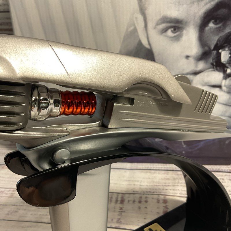 Star Trek Into Darkness Phaser Replica W/ Stand In Og Box *No Disc*