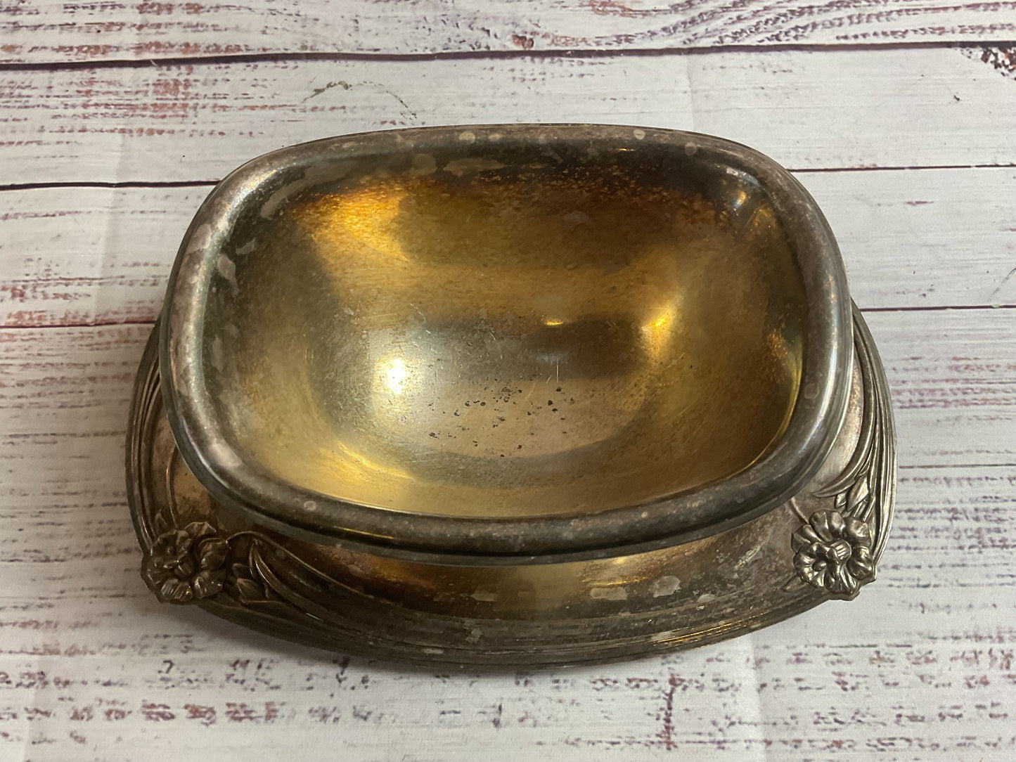 Daffodil Silverplated Sauce Gravy Boat