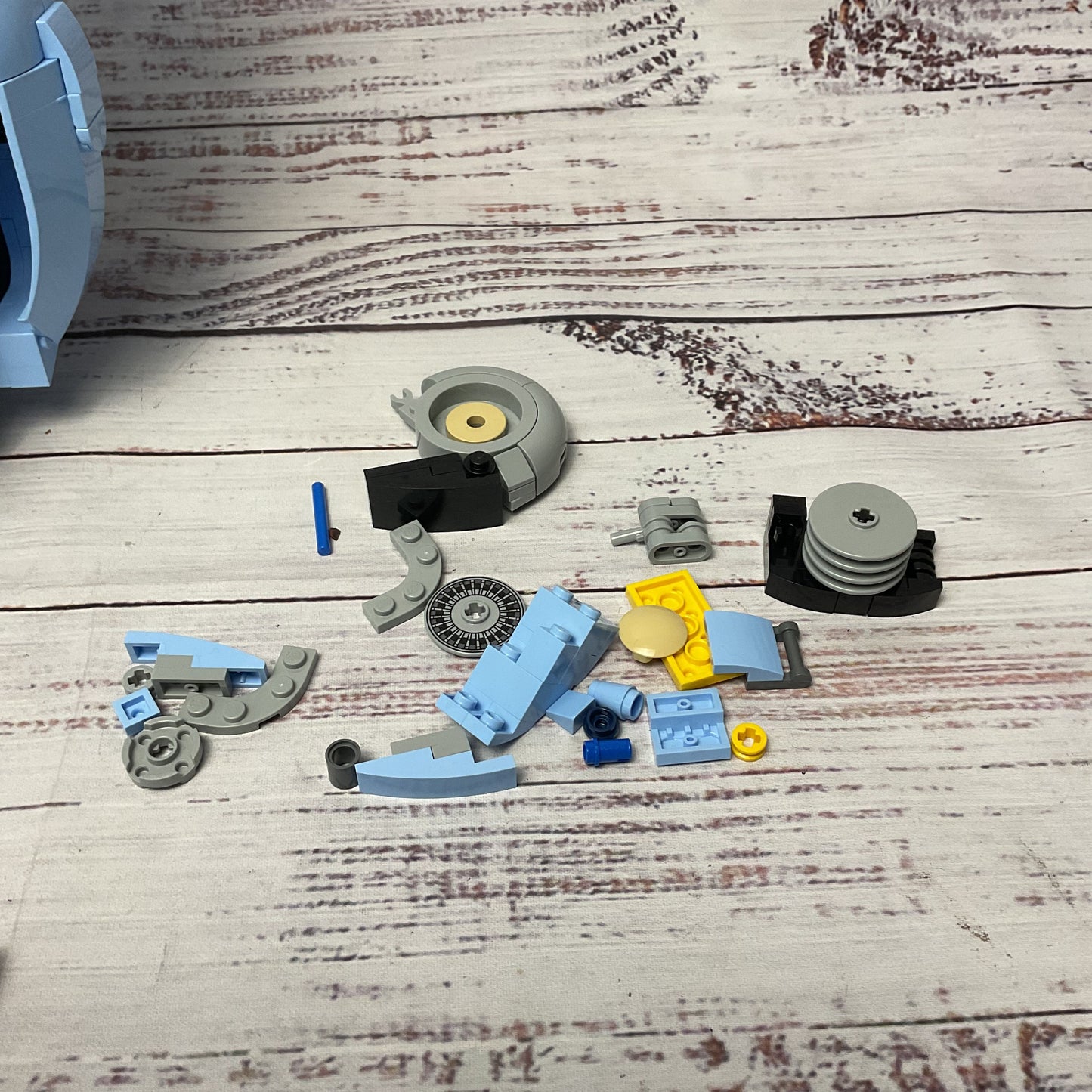 Lego Icons: Vespa 125 (10298) Prebuilt Missing Some Pieces