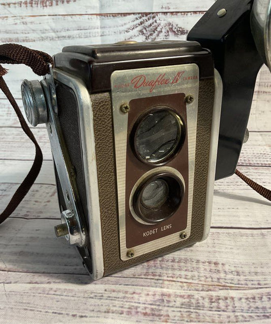 Kodak Twin Lens Reflex Duaflex IV Camera w/ Flash