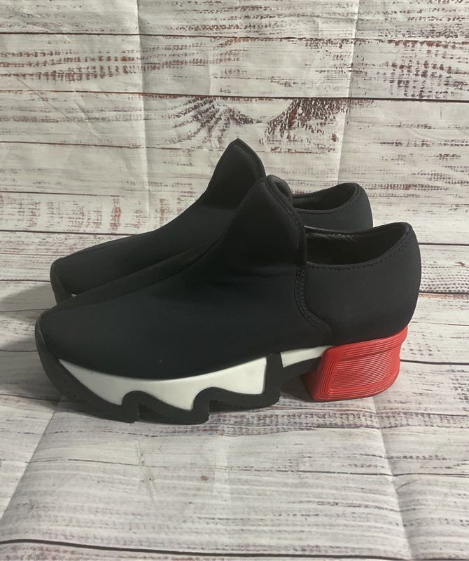 iRi NYC Women’s WES I Black Outline Low Top Sneakers Size 34.5 EU