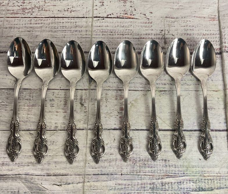 Onedia Vintage Set of 8 Renoir Pembrooke Small Spoons Stainless Steel