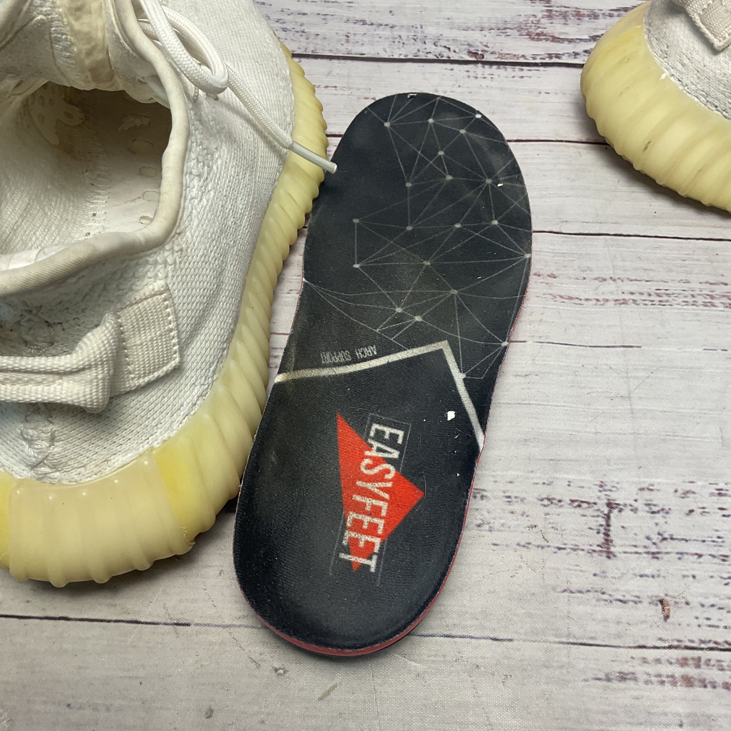 adidas Yeezy Boost 350 V2 Low Cream White Athletic Shoe Men Size 6