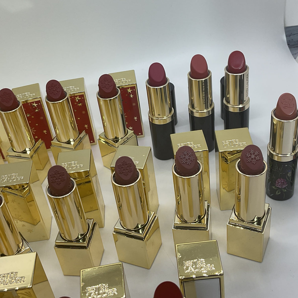 Lot of 23 NEW ESTEE LAUDER Limited Edition, Pure Color Envy Lipsticks