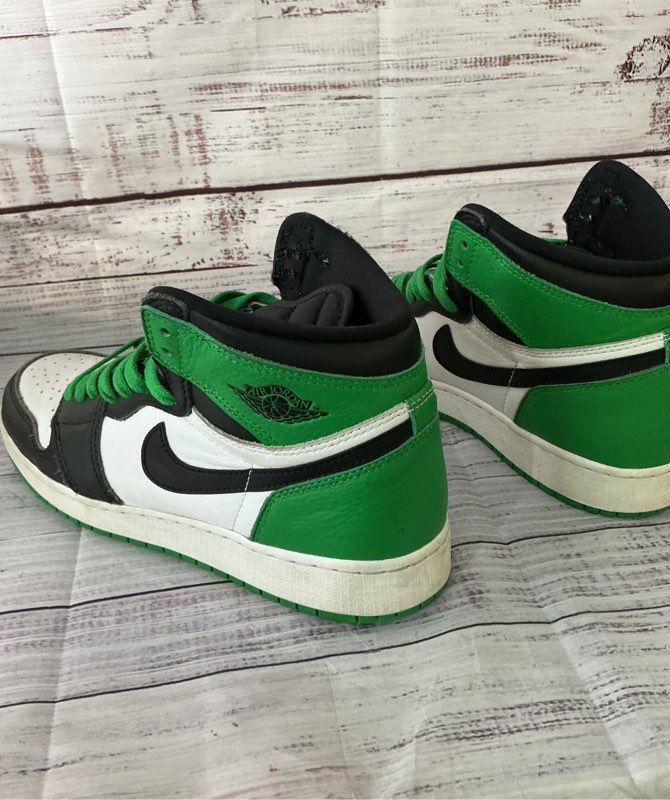 Nike Air Jordan 1 Retro High Tops Green Sneakers Women 6.5 Y Women's 8 Men's 6.5