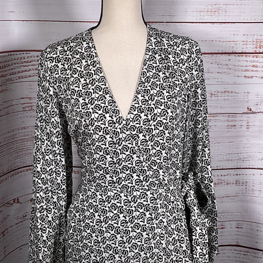 NWT A.P.C Whitney White with Black Print Women's Wrap Dress- SZ 4 (RETAIL $495)