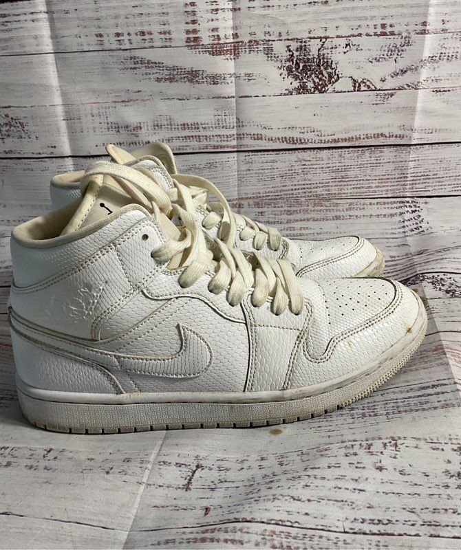 Nike Air Jordan 1 Mid Women's White Snakeskin Texture Sneakers BQ6472-110 Size 9
