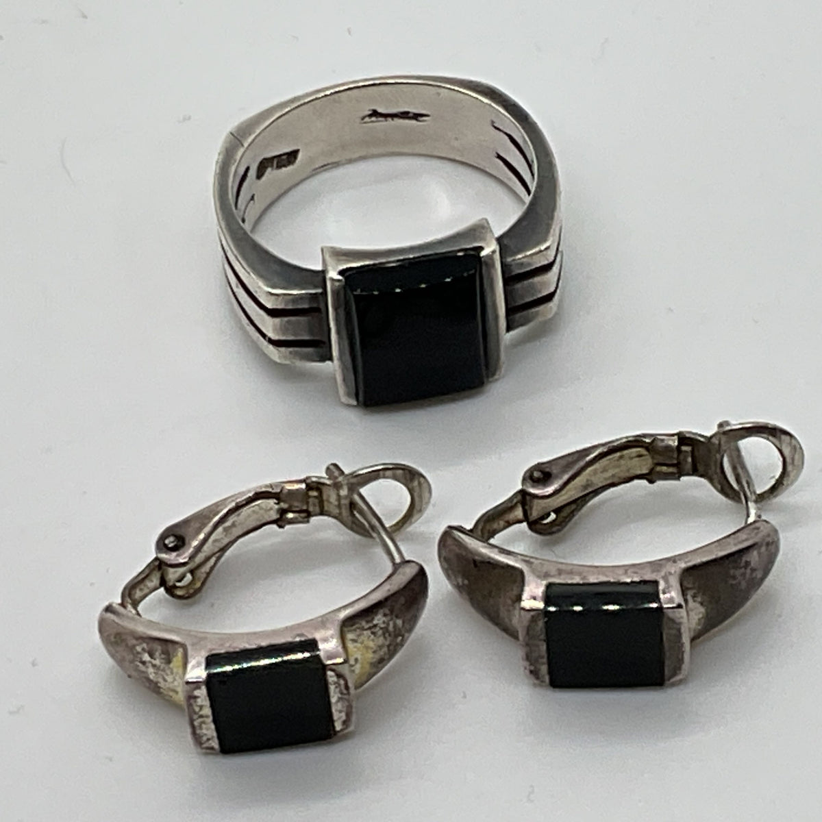VTG. Sterling Silver & Onyx SZ 7 Ring & Earring Set- 9.84g