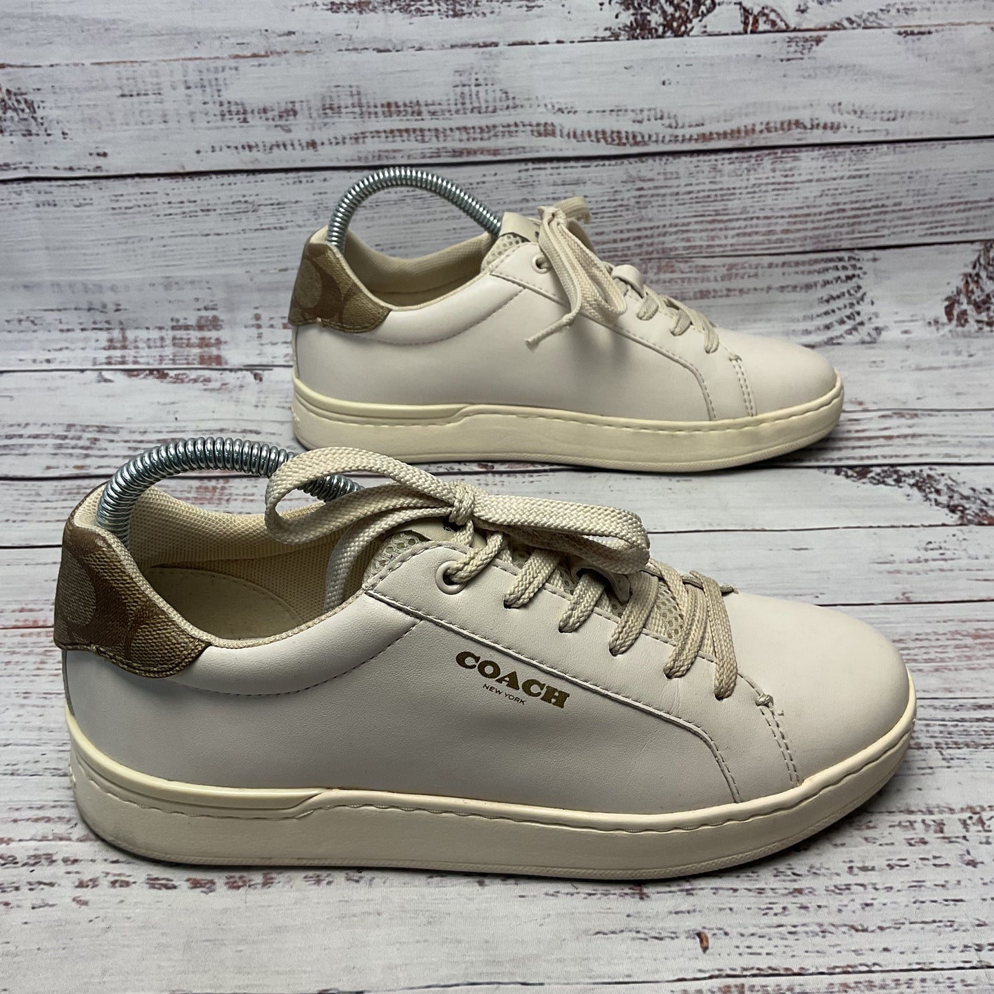 Coach Clip Low Top Beige Leather Athletic Shoe Women Size 7