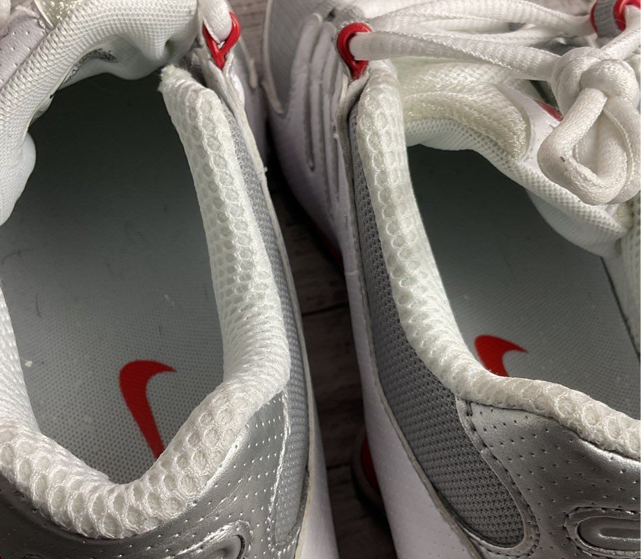 Nike Shox NZ Running Sneakers White Red Silver 6