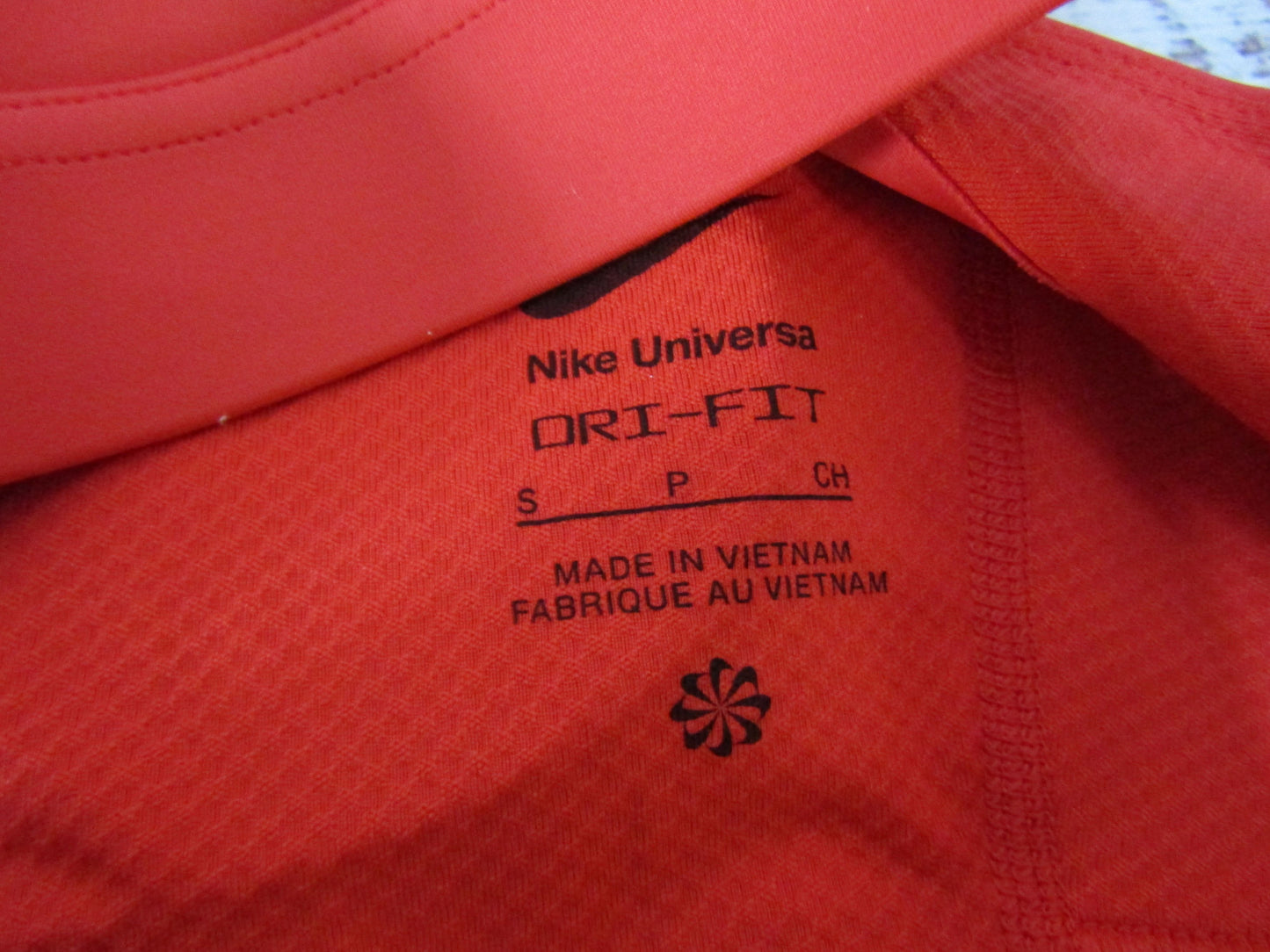 Nike Universa Women's Light Crimson Medium Support Padded Sport Bra IB9830-696