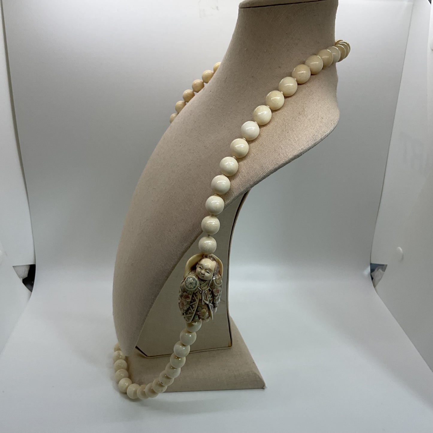 VTG./ANTIQUE Carved Bone Netsuke Pendant & Beaded Necklace