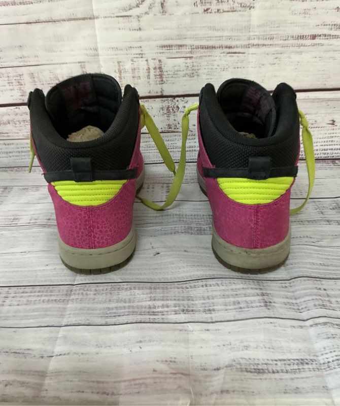 Nike Dunk High Supreme Spark Rave Pink High top Sneakers Size 8 COMES WITH BOX