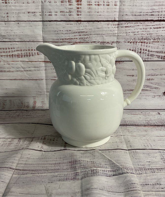 Vintage Este C.e. White Porcelain Pitcher Made In Italy 7.5"