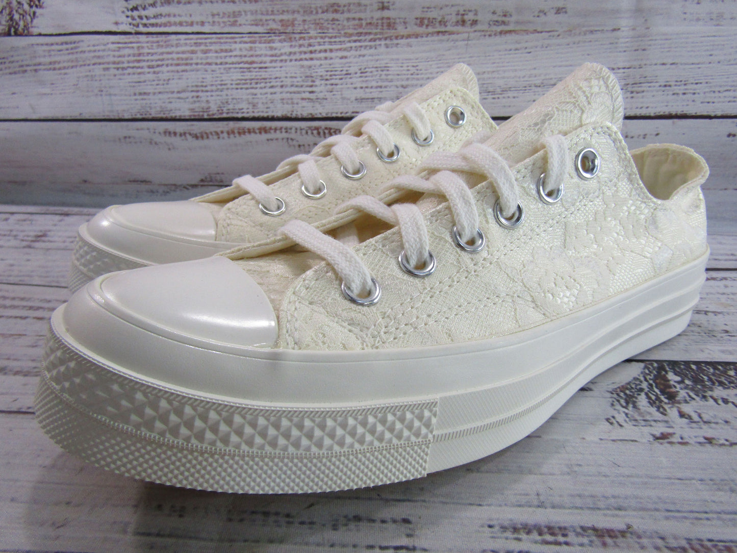 Converse Chuck 70 Ox Women's Vintage White Floral Lace Low Top Sneakers A13666C