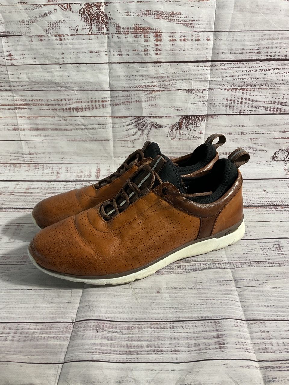 Johnston & Murphy Men's XC 4 Dual Width Sheepskin Brown Lace Up Shoes Size 13M