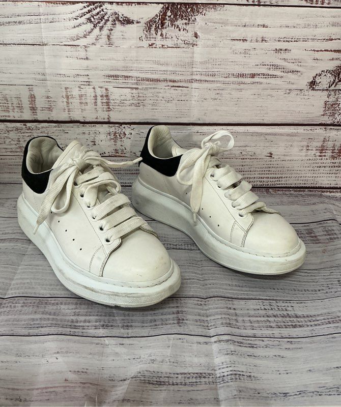 Women's Alexander McQueen Oversized Leather Sneakers Size 36 US 6 Retail $590