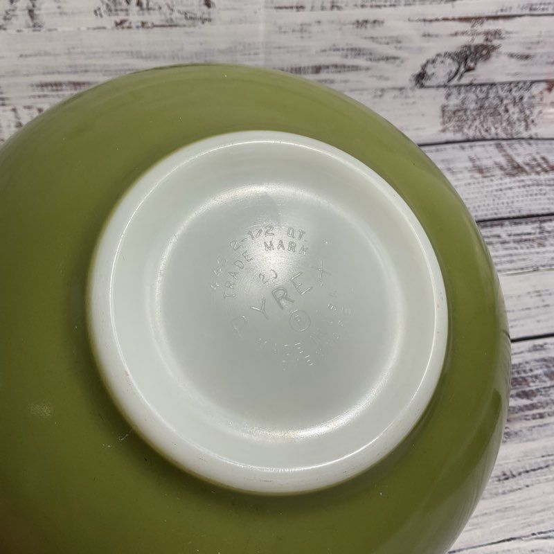 Two Pyrex Glass Cinderella Mixing Bowls 4 Qt & 2.5 Qt Autumn Floral, Verde Green